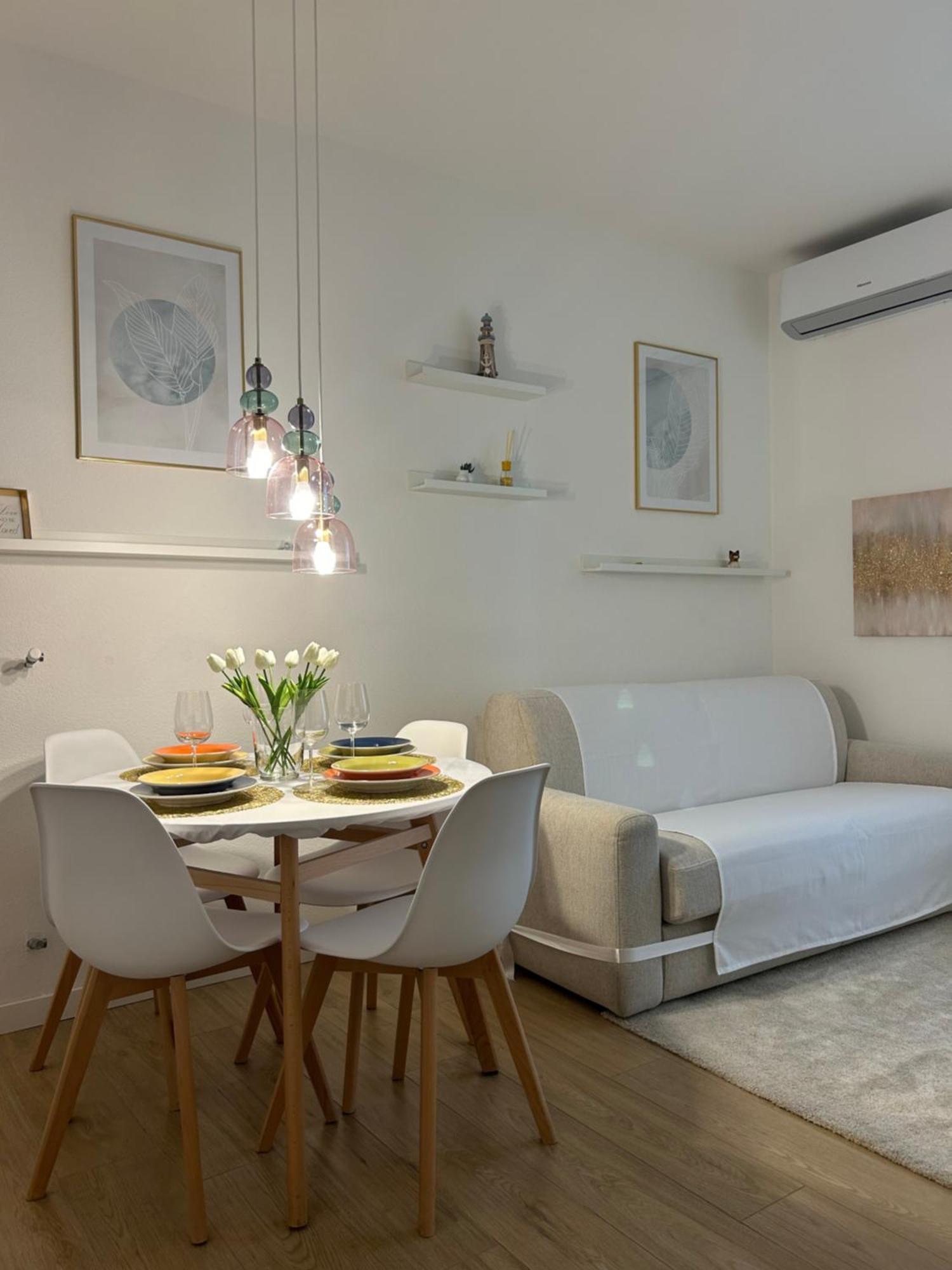 V&C Home Rental Specialist Appartamenti Fronte Lago Maggiore Germignaga Bagian luar foto