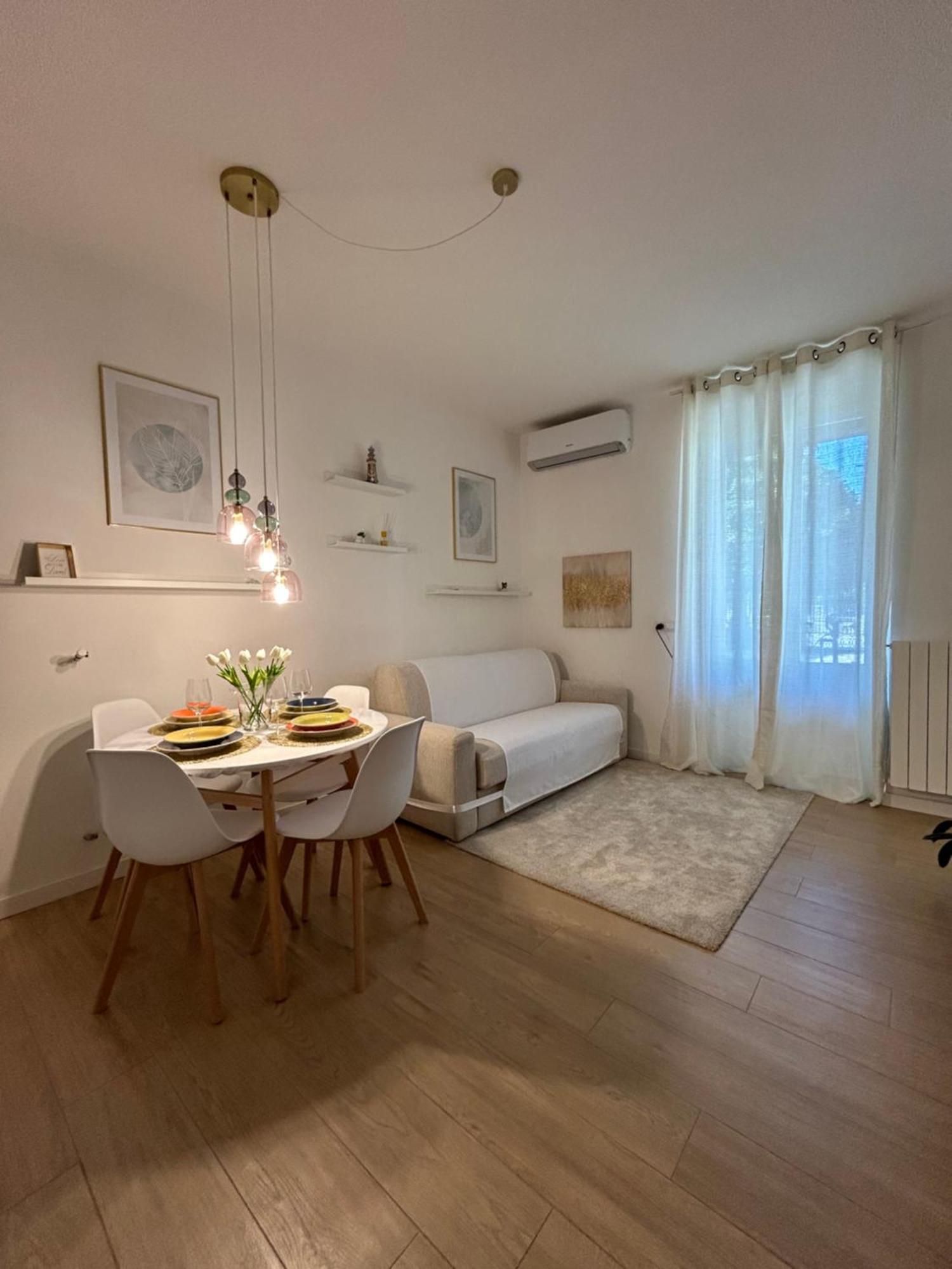V&C Home Rental Specialist Appartamenti Fronte Lago Maggiore Germignaga Bagian luar foto